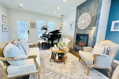 Image de Luxury French Coastal w/ Grand Piano