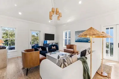 Image de Seacrest: Private Beach Access ~ Pool ~ Bikes