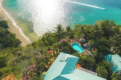 Image de Amazing mountain top home with pool