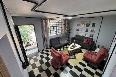 Image de Spacious 4-bed, 4-bath, industrial apartment with WiFi in Laureles