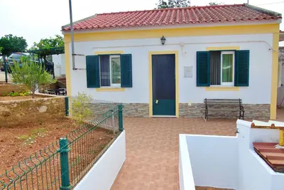 Image de Cozy House to 5 minutes drive to the city. Outdoor space