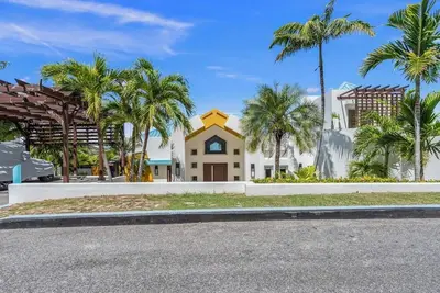 Image de Villa 3: islandpropertiesonline: 5-bedroom villa infinity pool & terrace