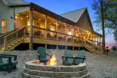 Image de Riverfront~Firepit~Fishing~20 Min Lake Cumberland~Game Table