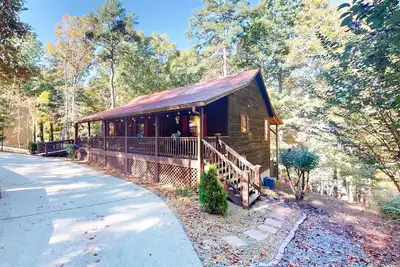 Image de Dog friendly cabin with fire pit, hot tub, and community amenities