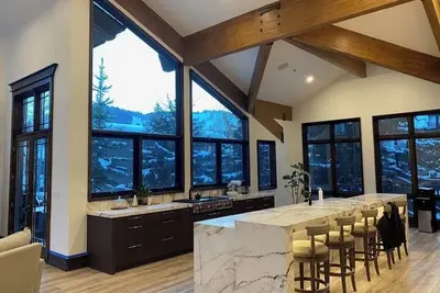 Image de Spacious Home in Deer Valley with Walkable Ski Access & Great Views of Ski Runs