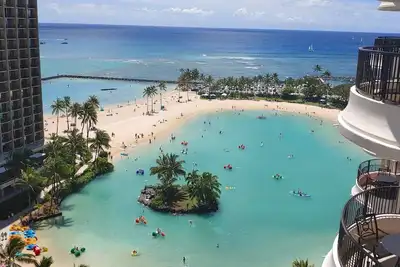 Image de Elevate Your Hawaiian Getaway at Lagoon Tower by Hilton – 2 Bd. Ocean View