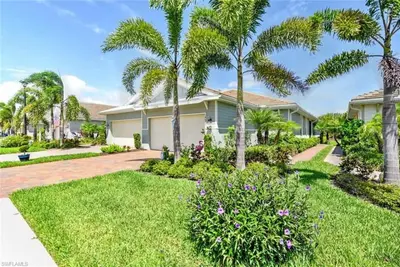 Image de 3-Bedroom Villa with Private Pool in Superb Naples Reserve Gated Community