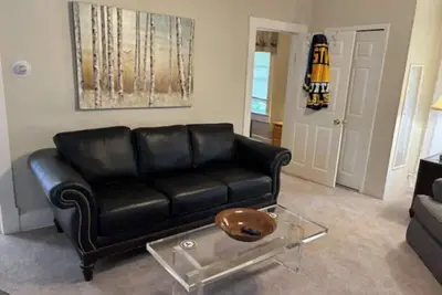 Image de Bakers Ridge Cottage\n- Near Wvu Evansdale Campus, hospitals, stadium, & coliseum