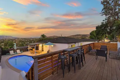 Image de Panoramic Mountain View Oasis with Pool! ! Serene 4 bedroom Newly remodeled home!