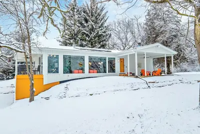 Image de Private Cabin with Scenic Nature Views in Richmond