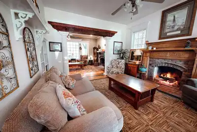 Image de 5 Bedroom Spacious and Cozy Country Home on Expansive Lot