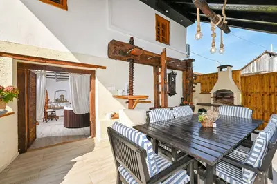 Image de Superbe maison Ă Gornja Voca avec sauna