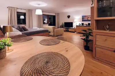 Image de New! Central 50 m² apartment with balcony & mountain view - Cozy & parking space