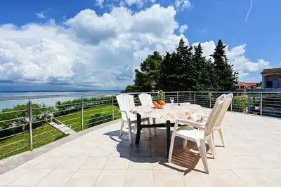 Image de Superbe appartement à Ugljan avec WiFi