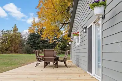 Image de Orion Farmhouse Convenient Location to Gm Plant and Great Lakes Crossing Mall