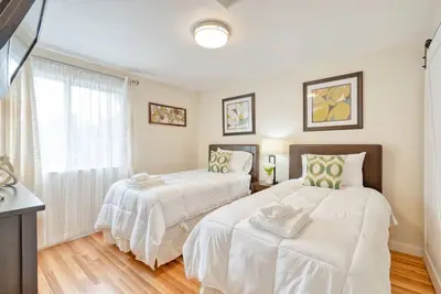 Image de Sellwood Spacious Apt. \/WiFi