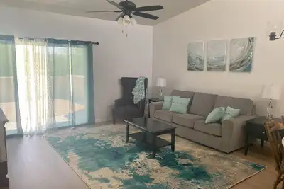 Image de Charming 2-bedroom single story town home in peaceful Green Valley