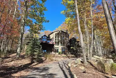 Image de Inn 2 Deep- 5 bedroom home with private dock and hot tub