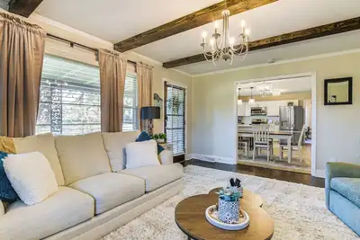 Image de Hot Tub, Games & Sunroom: Family Home in Greer!