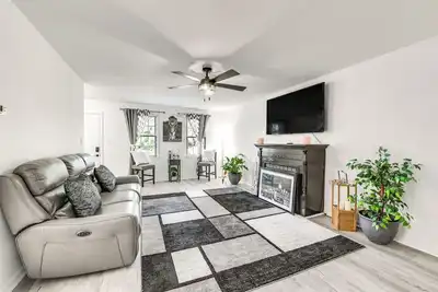 Image de Richmond Home w/ Deck: 1 Mi to Richmond Raceway!