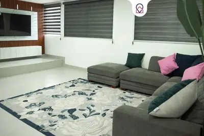 Image de Modern Close to Airport and Border