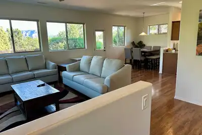 Image de Peaceful Sedona retreat in Red rocks and pine trees