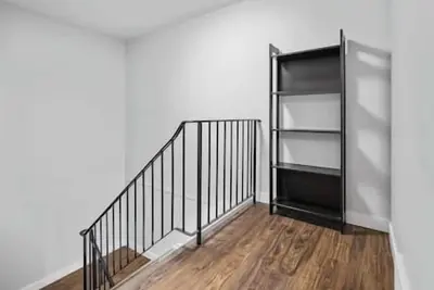 Image de 2 Bed | Fenced Backyard | Near Parks