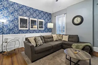 Image de Spacious 2br w/ Fenced Yard, Office & Fast Wi-Fi, Downtown Stl