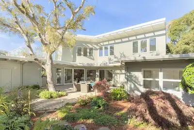 Image de 3954 Lilli Pad - Newly Remodeled Beauty with Private Primary Suite