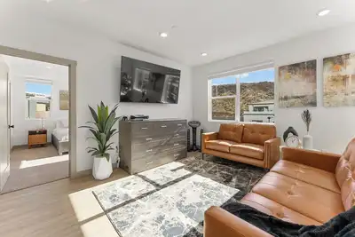 Image de Retreat to Redrock: Resort Indoor/Outdoor Pool, Basketball + Pickleball, Ps5!