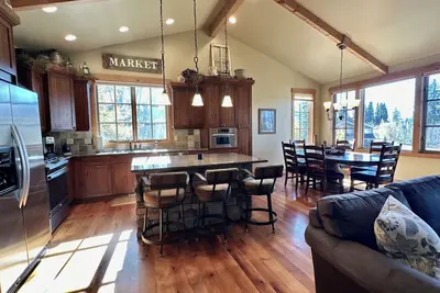 Image de Ravenswood 1 Block from the Lake, Marina, Private spa, A/C, Ravenswood at Greystone