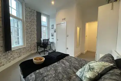 Image de Stylish City Center 2 Br Retreat-Belgravia House \n