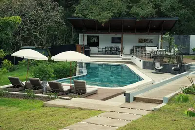 Image de VIllas Turrú 402 fully equipped in Turrucares with shared pool and Bbq area. \n