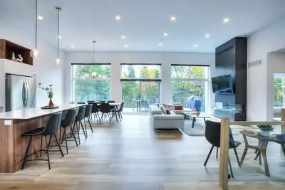 Image de Chalet Allegria Mont-Tremblant. Pet friendly, nature, spa, game room family fun!