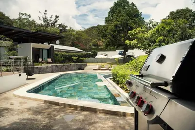 Image de VIllas TURRÚ 401 fully equipped inside gated property in Turrucares, Alajuela.