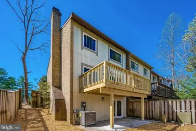 Image de 3-bedroom townhome in Gaithersburg with WiFi, Ac, Meditation Room Close to Dc