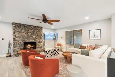 Image de Rustic Lux I Uptown Phx I 4 Br by Biltmore