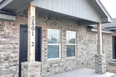 Image de Cozy 2-bedroom townhome close to medical district and Texas Tech with Ac, WiFi-2