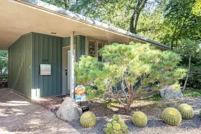 Image de Tranquil Mid Century Guest House in Sierra Madre