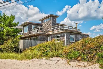 Image de OceanFront Davis Park Fi Split Ac Sleeps 10, Expansive Ocean Front Views Large Decks Newly Renovated. . .
