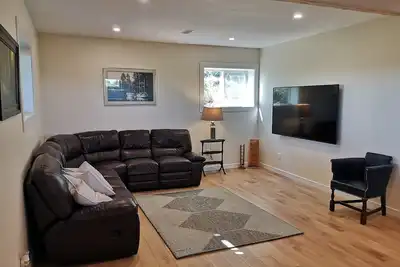 Image de New 2-bedroom Suite. A short drive to Waterton Park.