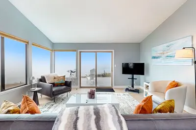 Image de Oceanfront Home w/Private Hot Tub, Deck, WiFi, & Spectacular Views