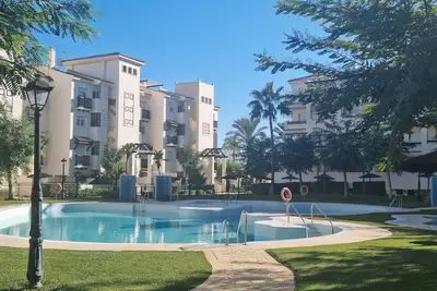 Image de 2 Bedroom Penthouse Apartment located in Duquesa in the Costa Del Sol.