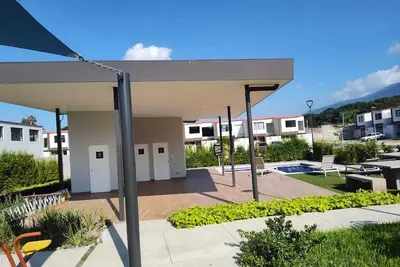 Mioss House, San Juan Opico.