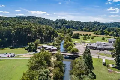 Image de RiverBarn Retreat in Wonderful Ellijay: Cozy Room with WiFi, Sunroom, & Ac