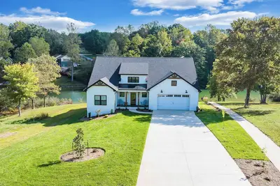 Image de Smith Mountain Lake Retreat