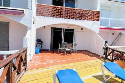 Image de Delightful waterfront villa close to the beach