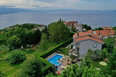 Image de Tranquil Spacious Villa with Private Pool - Five Bedroom Villa with Balconies