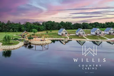 Image de Serene Cabin with King bed, Loft and Beach! #3