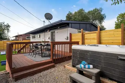 Image de Mini Golf • Fire Pit • Hot Tub, Game House for 14